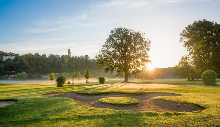 Zámecký Golf Resort Hluboká nad Vltavou hledá hostesky.
