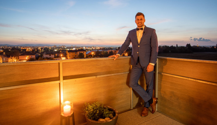 Nelíbilo se mu chování makléřů, tak začal reality dělat po svém. Chci, aby všichni odcházeli s úsměvem, říká Ovečka