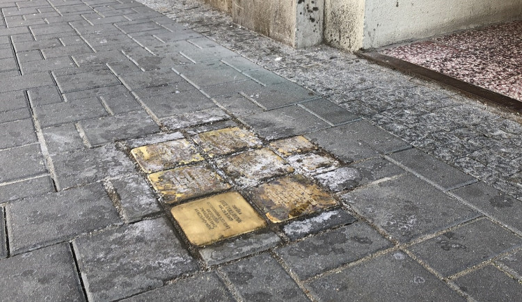 V Brně někdo zničil novou připomínku židovských obyvatel