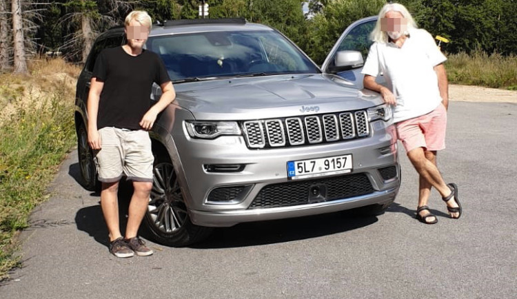 Někdo odcizil v Liberci jeep za dva miliony. Zmizel z Gagarinovy ulice