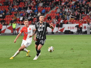 Dynamo poprvé prohrálo venku, Slavia nastřílela šest branek