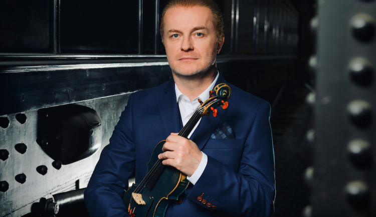 Houslový virtuos Pavel Šporcl startuje podzimní turné Pocta mistrům II, věnované Janu Kubelíkovi