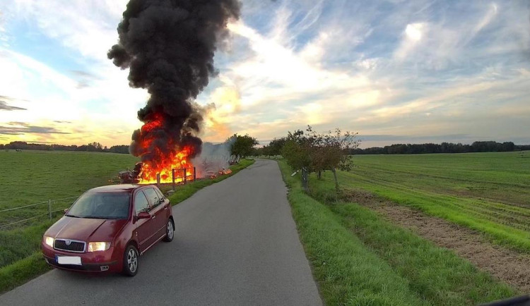 U Třeboně hořel traktor. Škoda je za čtyři miliony korun