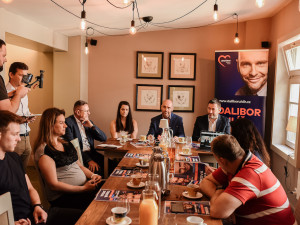 Dalibor Uhlíř: regionu už roky pomáhá, nyní chce pro něj i pracovat
