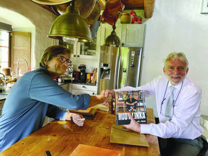 Musíte zvládnout i to, když nevěsta na svatbě řekne: ne, říká senátor Tomáš Jirsa