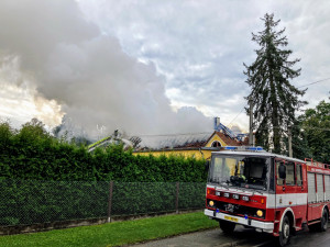 Na Táborsku shořela střecha sokolovny. Škoda je deset milionů