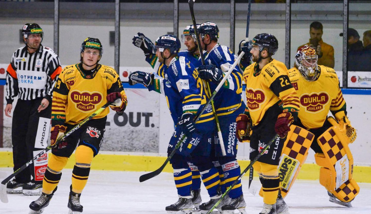 Dukla navzdory slušnému výkonu podlehla Zlínu po nájezdech, po třech kolech je předposlední