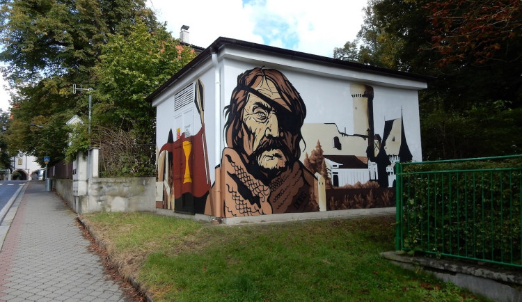 Jan Žižka nově vítá návštěvníky v Táboře při příjezdu od Bechyně.