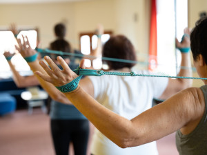 Bolí vás záda? Příčiny můžou být různé, ale nabízí se překvapivě jednoduché řešení
