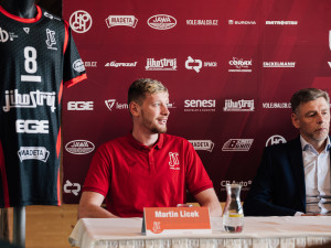 Nový kapitán Martin Licek a trenér René Dvořák.