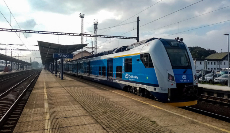 Do Tábora jezdí nové vlaky. České dráhy v kraji investovaly více než miliardu
