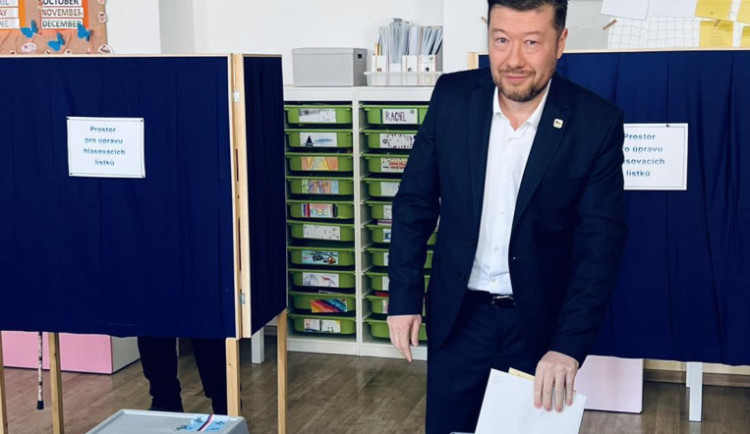 VOLBY 2022: Odvoleno, radoval se Okamura. Omylem dal hlas TOP 09