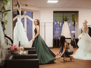Šaty vybírají až v Barceloně, svatební dům Novias slaví první výročí