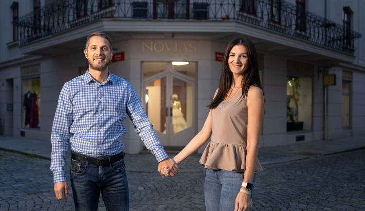 Šaty vybírají až v Barceloně, svatební dům Novias slaví první výročí