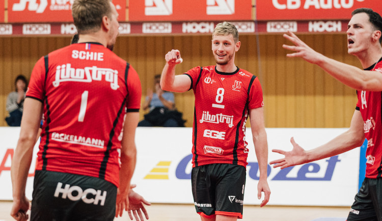 V prvním setu Jihostroj odvracel setbol, nakonec porazil Zlín