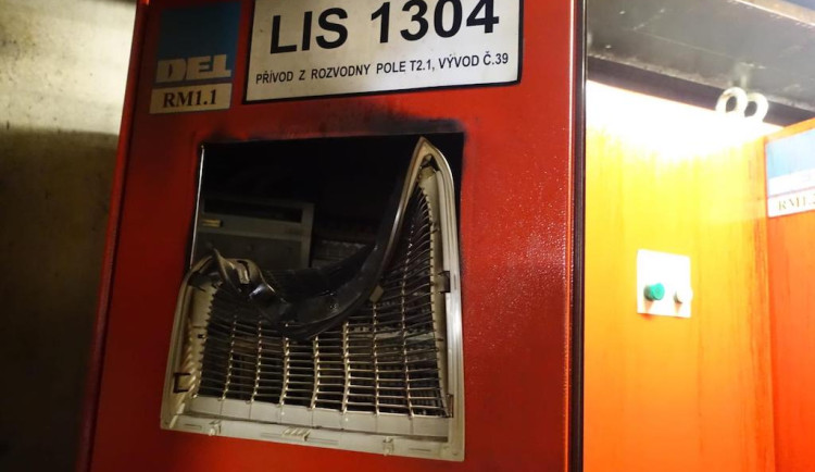 U hranic s Rakouskem hořela v noci hala. Škoda je zhruba 10 milionů korun