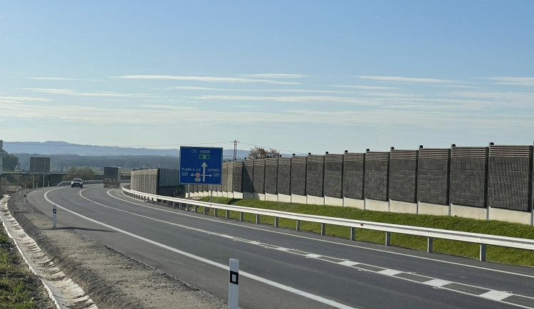 ŘSD otevřelo obchvat jihočeského Chýnova, město na něj čekalo desítky let