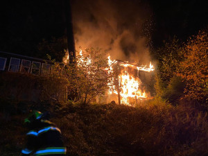 Na Českobudějovicku hořela chata. Škoda je téměř půl milionu korun