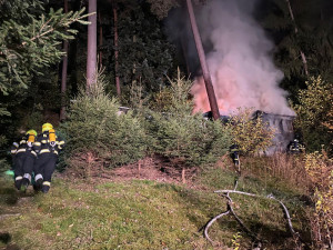 Na Českobudějovicku hořela chata. Škoda je téměř půl milionu korun