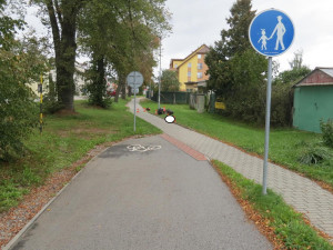 Opilý muž narazil na skútru do veřejného osvětlení. Měl zákaz řízení