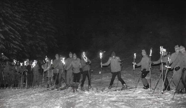 Zemřel dlouholetý člen Horské služby Šumava Jiří Bárta, díky němu vznikla slavná jízda s pochodněmi