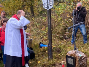 Křížku pak požehnal farář Jan Kulhánek.