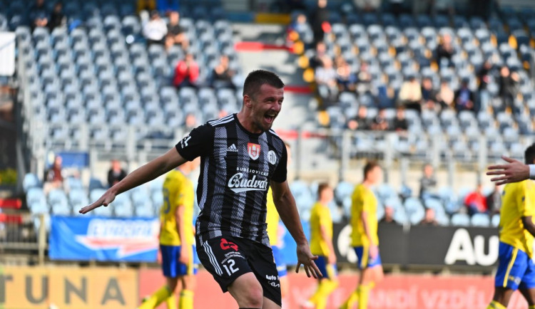 Dynamo porazilo Vlašim a v MOL Cupu kráčí dal