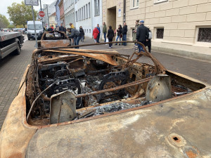 Každý automobil má svůj vlastní příběh, který se rozehraje po stisknutí tlačítka přímo na automobilu.