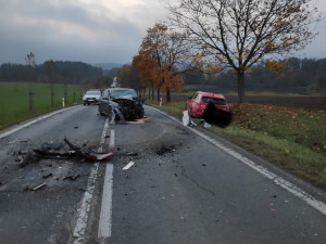 Vážná nehoda uzavřela silnici na trase Strakonice - Vodňany. Jeden člověk zemřel