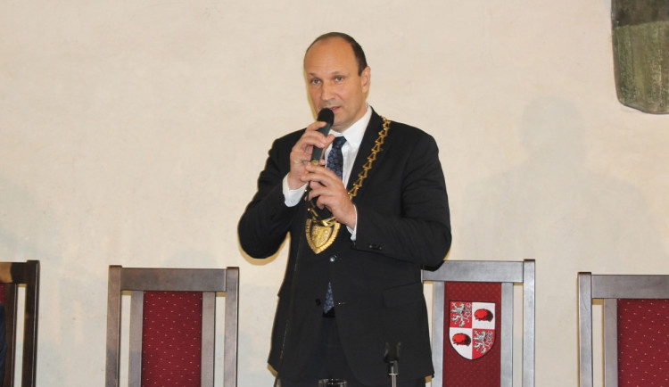 Primátorem jmenován Petr Ryška z ODS. Věřím, že společně najdeme řešení, která posunou Jihlavu dál, řekl