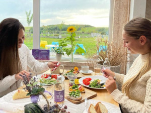 Zážitková snídaně s adopcí a aromaterapií v Levandulovém údolí
