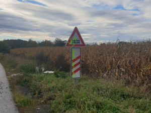 Na Včelné někdo založil černou skládku. Pachatele obec nejspíš najde