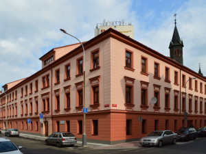 Najde se mezi vámi někdo, kdo by neznal jednu z největších škol Jihočeského kraje, a to VOŠ, SPŠ automobilní a technickou?