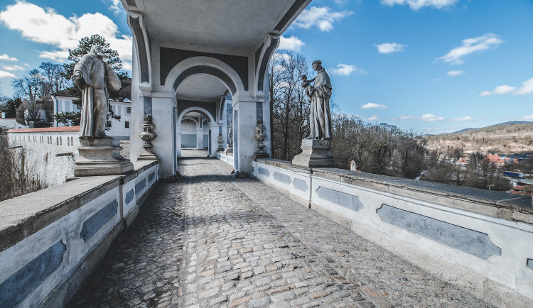 Jihočeské památky přilákaly téměř 700 tisíc lidí. Nejvíce lákaly krumlovský a hlubocký zámek