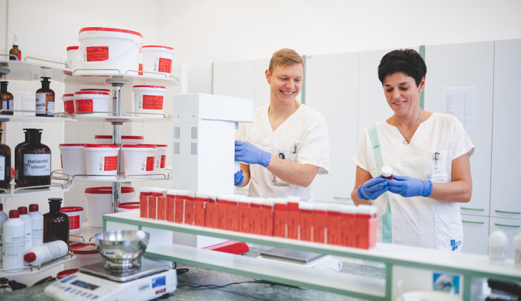 Českobudějovická nemocnice hledá nové kolegy do lékárny