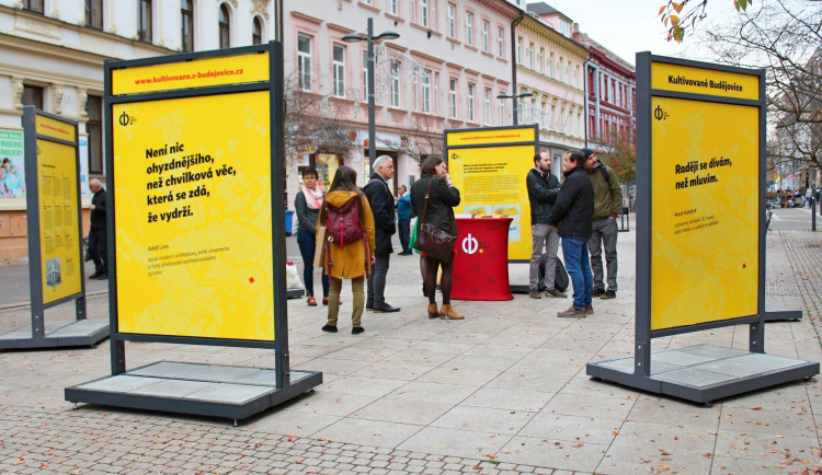 Výstava připomíná, jak řešit vizuální smog. Inspiraci pro manuál čerpalo město v Brně