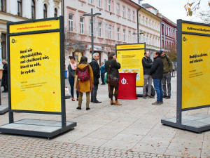 Výstava připomíná, jak řešit vizuální smog. Inspiraci pro manuál čerpalo město v Brně