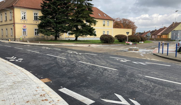 Město odmítlo navýšení ceny za opravu silnice kvůli válce na Ukrajině