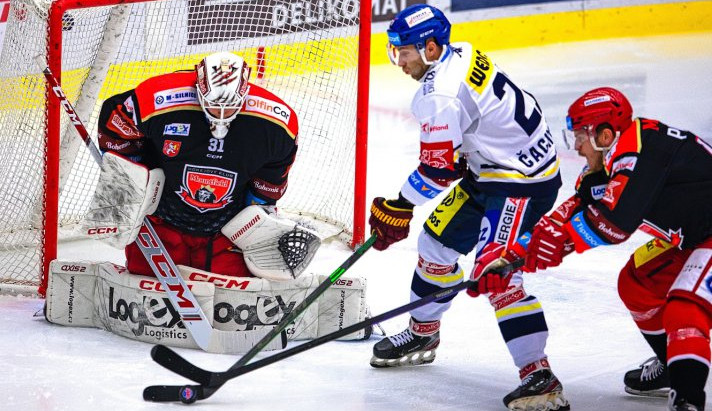 Motor doma poráží Hradec a bere tři body