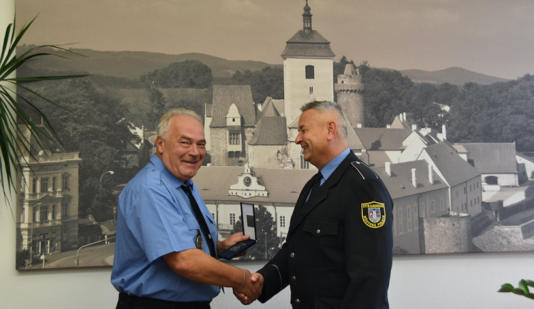 U městské policie sloužil přes 30 let. Josef Chmelař odešel do zaslouženého důchodu