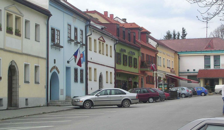 Frymburk vybírá na poplatcích za pobyt o 50 procent více než v minulých letech