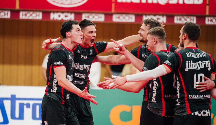 Jihostroj porazil Osijek 3:0.