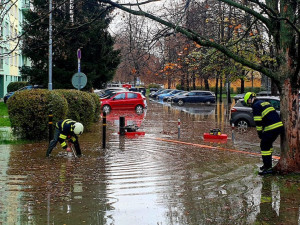 Část Budějc byla od rána bez vody. V Plzeňské prasklo potrubí