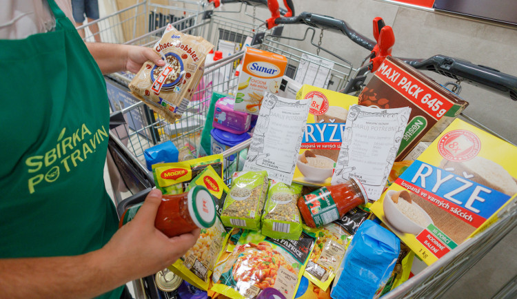 V sobotu se koná celonárodní sbírka potravin, potřebných přibývá