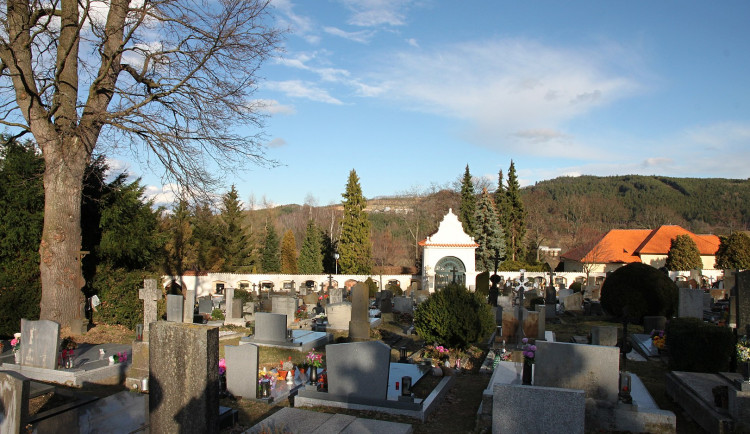 Hřbitov v Prachaticích.