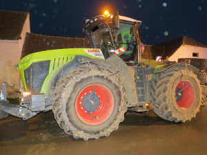 Na Dačicku havarovala cisterna plná močůvky. Likvidace trvala několik hodin