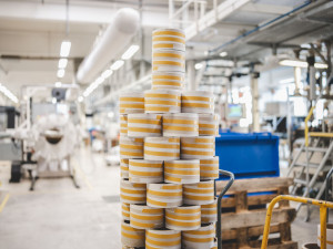 Budějovický Viscofan pomáhá zaměstnancům v boji s drahotou. Dostanou mimořádný příspěvek 6000 korun