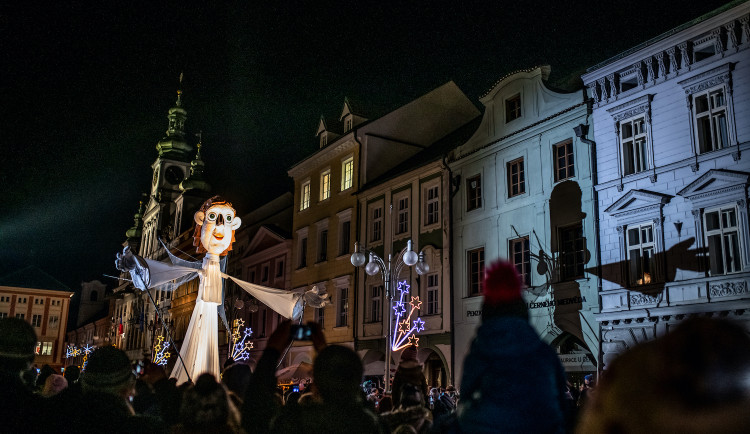 Přílet anděla bude letos bez obří loutky. Město ale připravilo jiný program