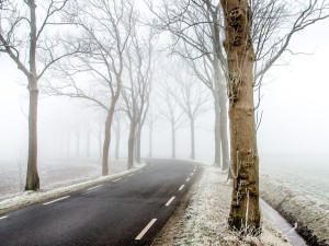 Náledí se dnes může objevit v celém Česku, napadne až 15 centimetrů sněhu