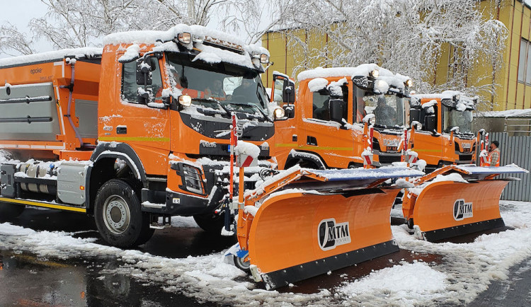 Jihočeští silničáři mají na zimu připraveno 56 tisíc tun štěrku a 35 tisíc tun soli